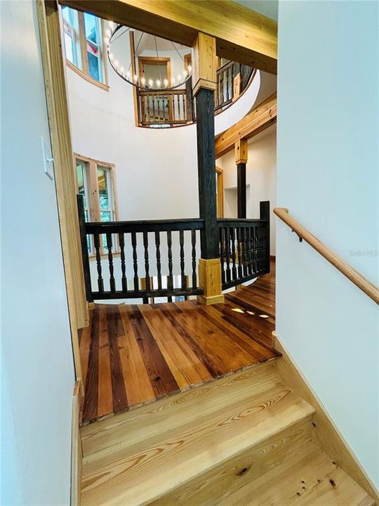 En Venta: $899,000 (4 camas, 4 baños, 2625 Pies cuadrados)