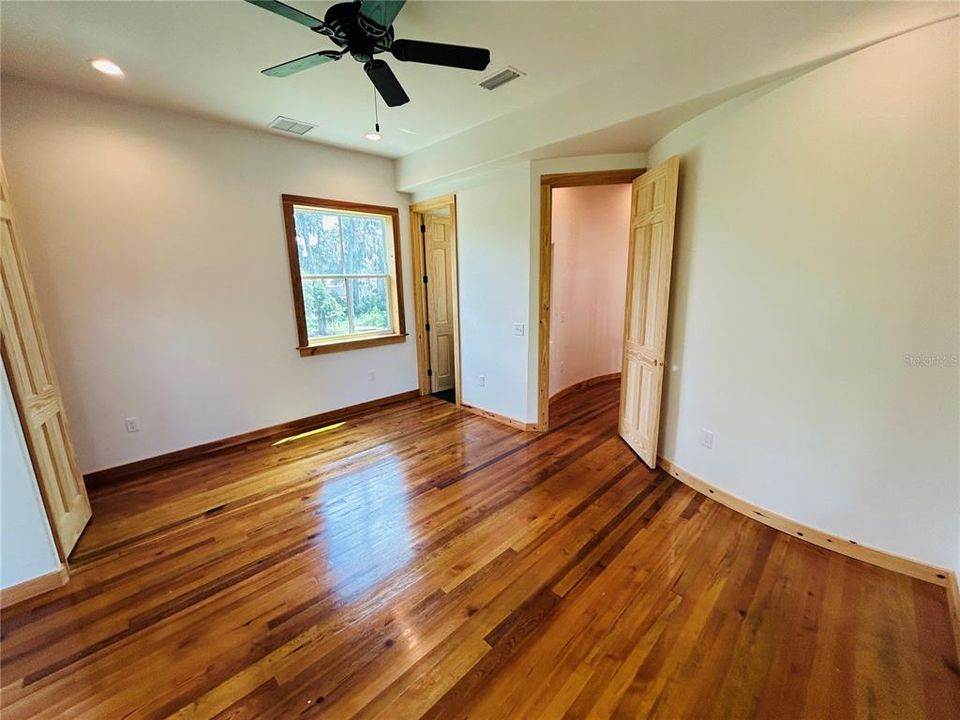 En Venta: $899,000 (4 camas, 4 baños, 2625 Pies cuadrados)
