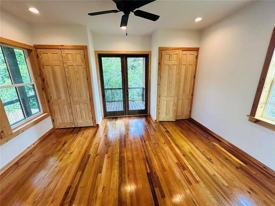 En Venta: $899,000 (4 camas, 4 baños, 2625 Pies cuadrados)