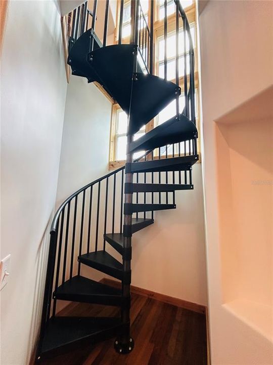 En Venta: $899,000 (4 camas, 4 baños, 2625 Pies cuadrados)