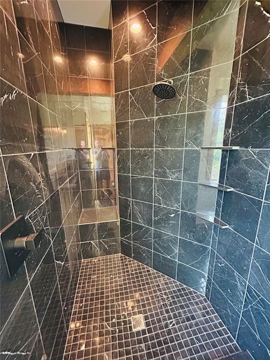 En Venta: $899,000 (4 camas, 4 baños, 2625 Pies cuadrados)