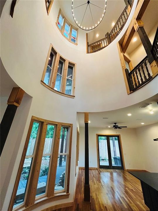 En Venta: $899,000 (4 camas, 4 baños, 2625 Pies cuadrados)