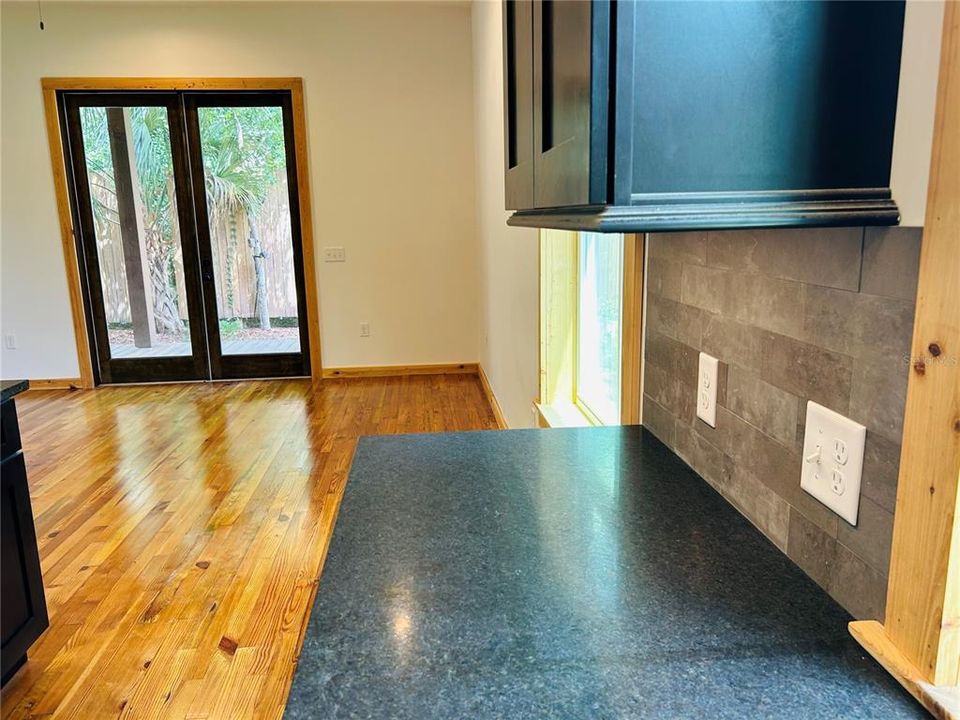 En Venta: $899,000 (4 camas, 4 baños, 2625 Pies cuadrados)