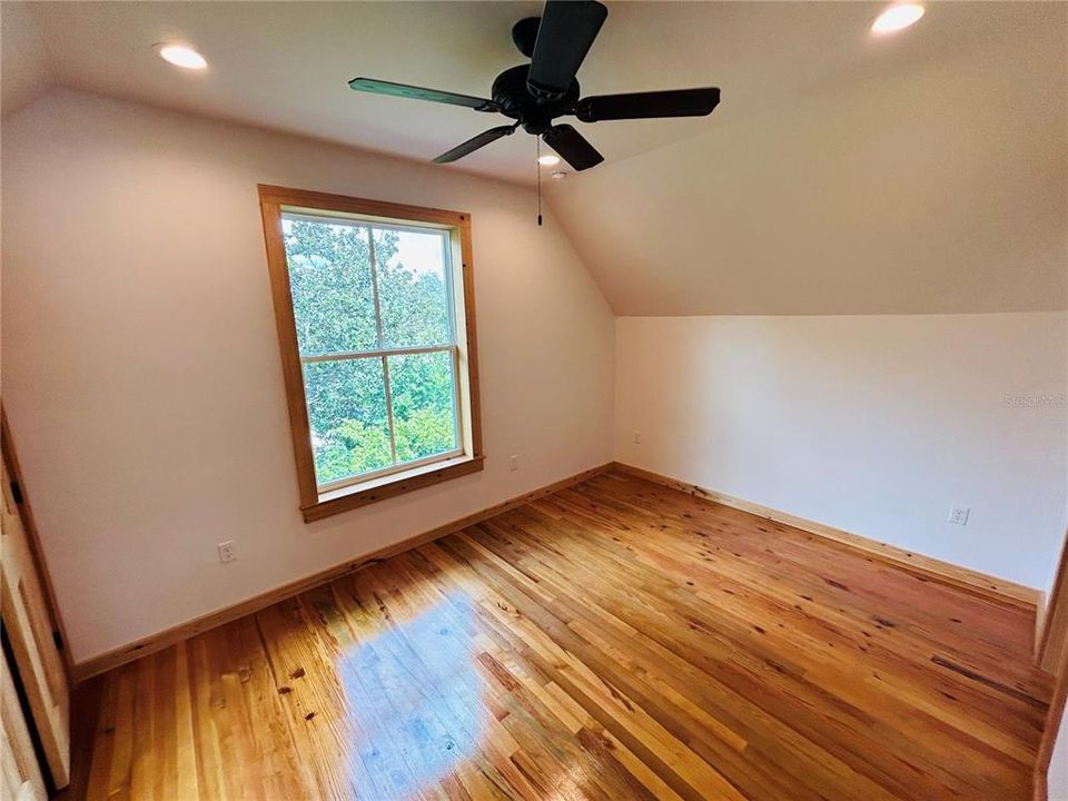 En Venta: $899,000 (4 camas, 4 baños, 2625 Pies cuadrados)