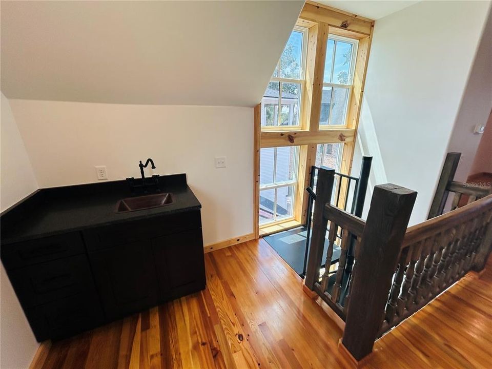 En Venta: $899,000 (4 camas, 4 baños, 2625 Pies cuadrados)