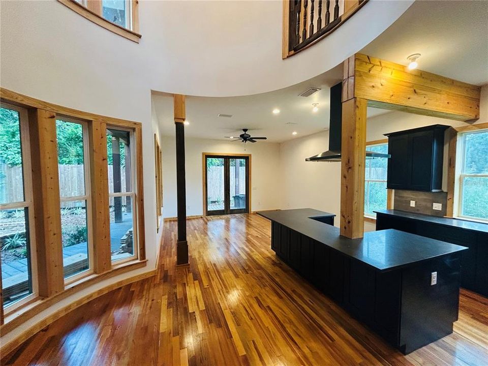 En Venta: $899,000 (4 camas, 4 baños, 2625 Pies cuadrados)