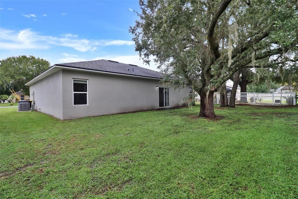 For Sale: $254,900 (4 beds, 2 baths, 1578 Square Feet)