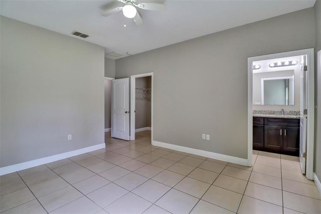 For Sale: $254,900 (4 beds, 2 baths, 1578 Square Feet)