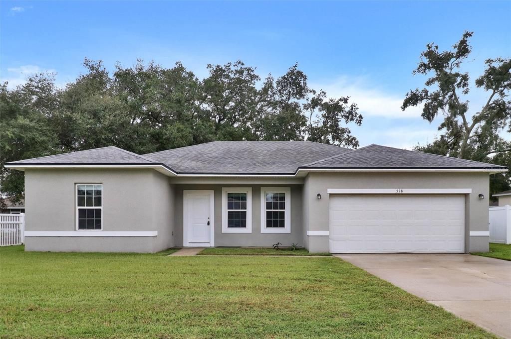 For Sale: $254,900 (4 beds, 2 baths, 1578 Square Feet)