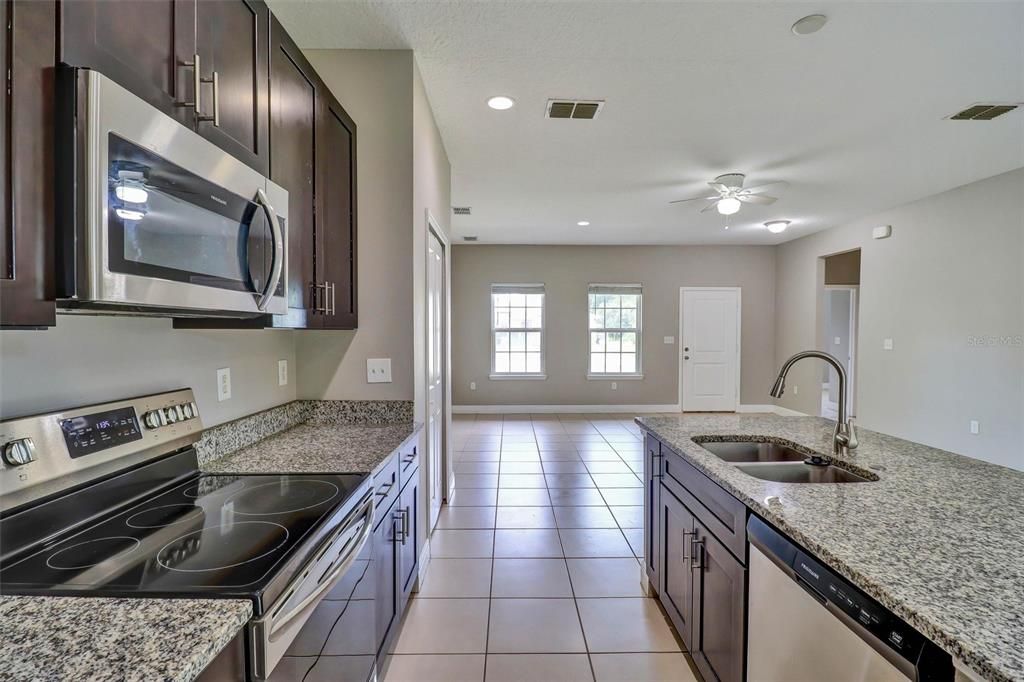 For Sale: $254,900 (4 beds, 2 baths, 1578 Square Feet)