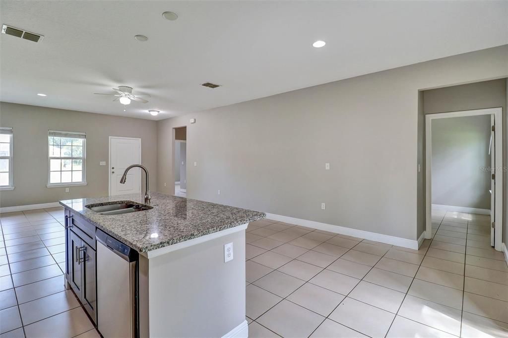 For Sale: $254,900 (4 beds, 2 baths, 1578 Square Feet)