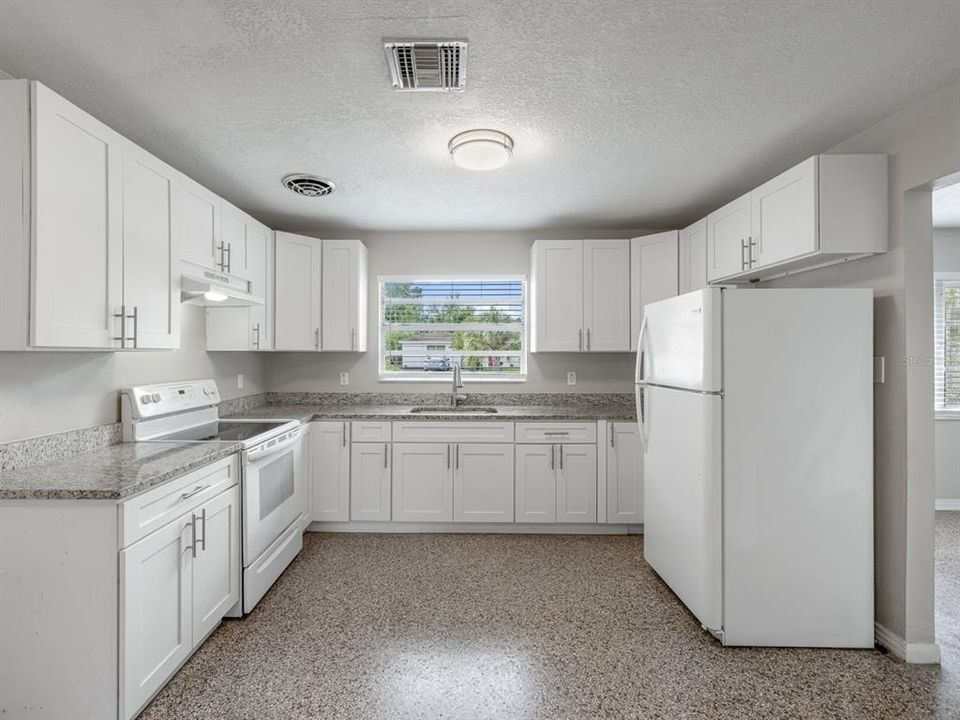 В аренду: $2,450 (3 спален, 1 ванн, 1130 Квадратных фут)