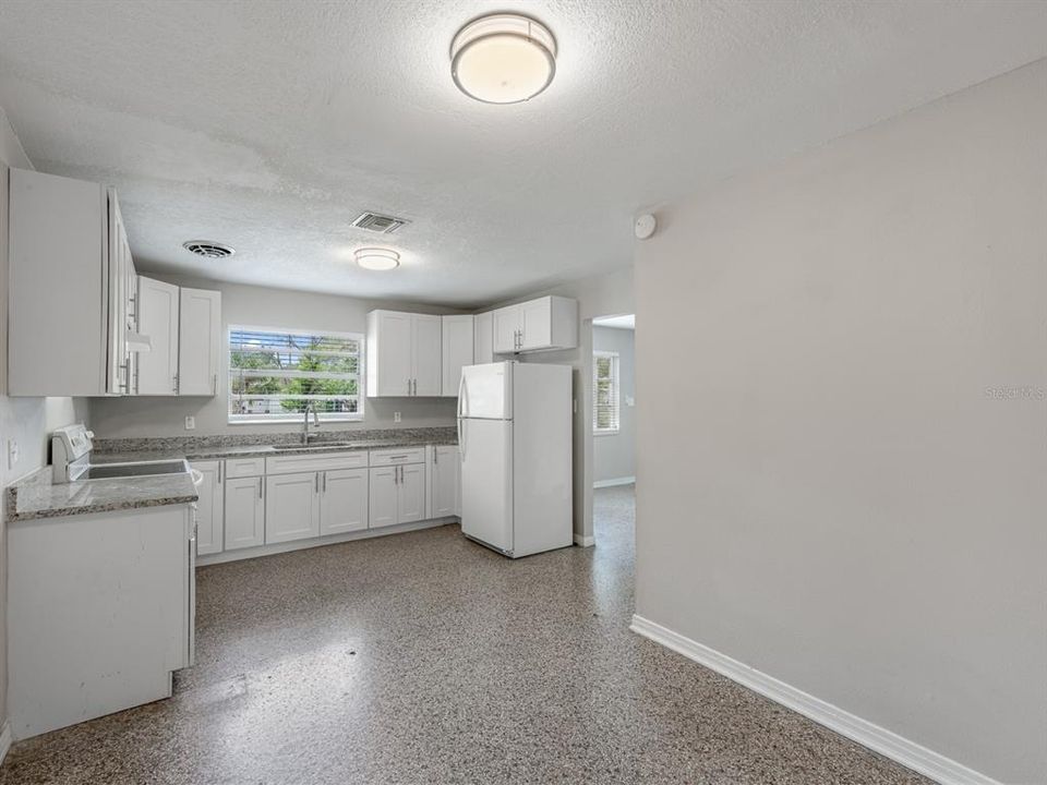 В аренду: $2,450 (3 спален, 1 ванн, 1130 Квадратных фут)