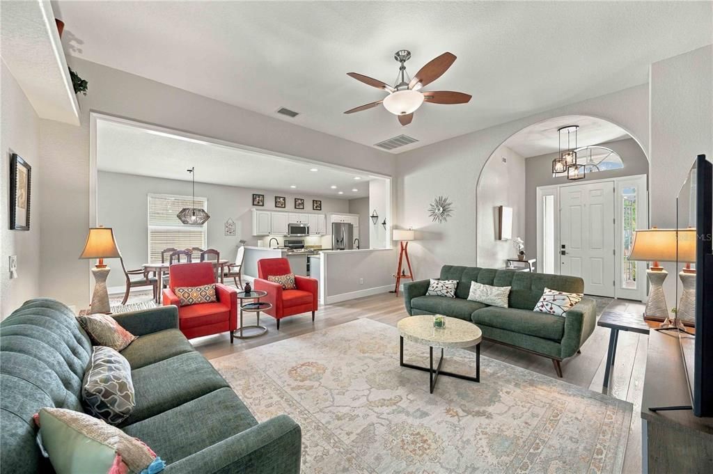 На продажу: $439,000 (3 спален, 2 ванн, 2080 Квадратных фут)