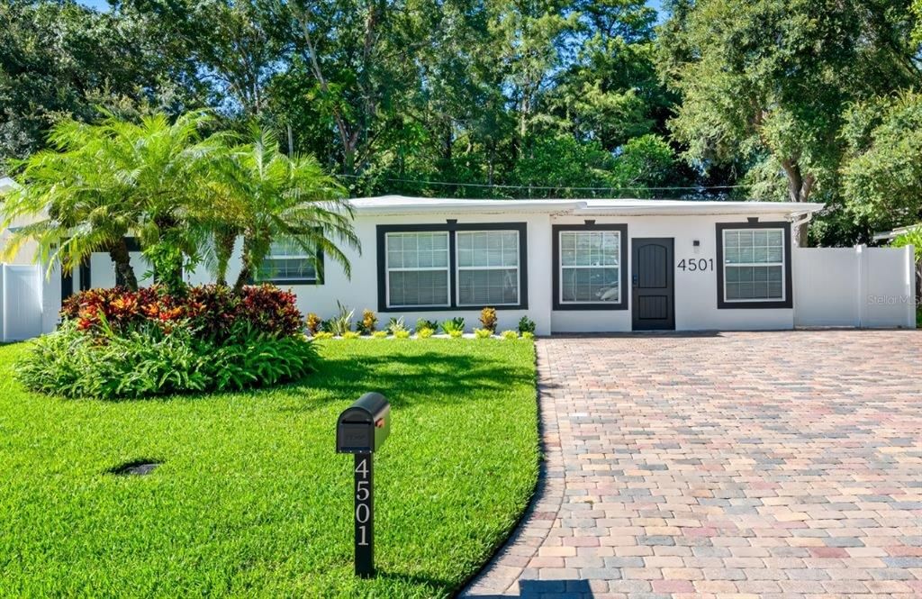 For Sale: $899,000 (7 beds, 0 baths, 2665 Square Feet)