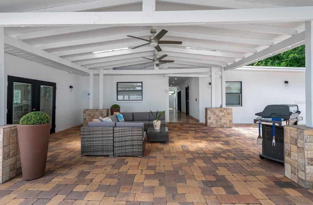For Sale: $899,000 (7 beds, 0 baths, 2665 Square Feet)