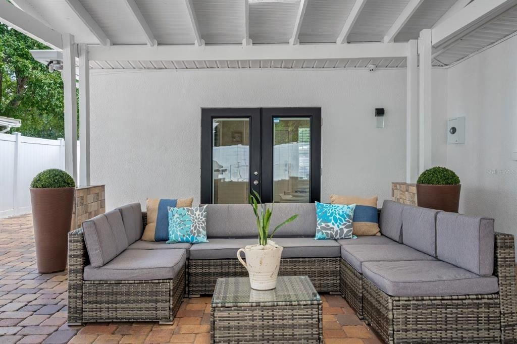 For Sale: $899,000 (7 beds, 0 baths, 2665 Square Feet)