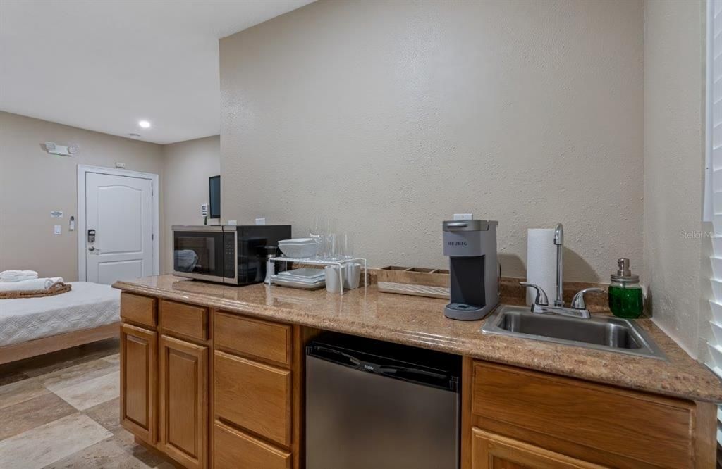 For Sale: $899,000 (7 beds, 0 baths, 2665 Square Feet)
