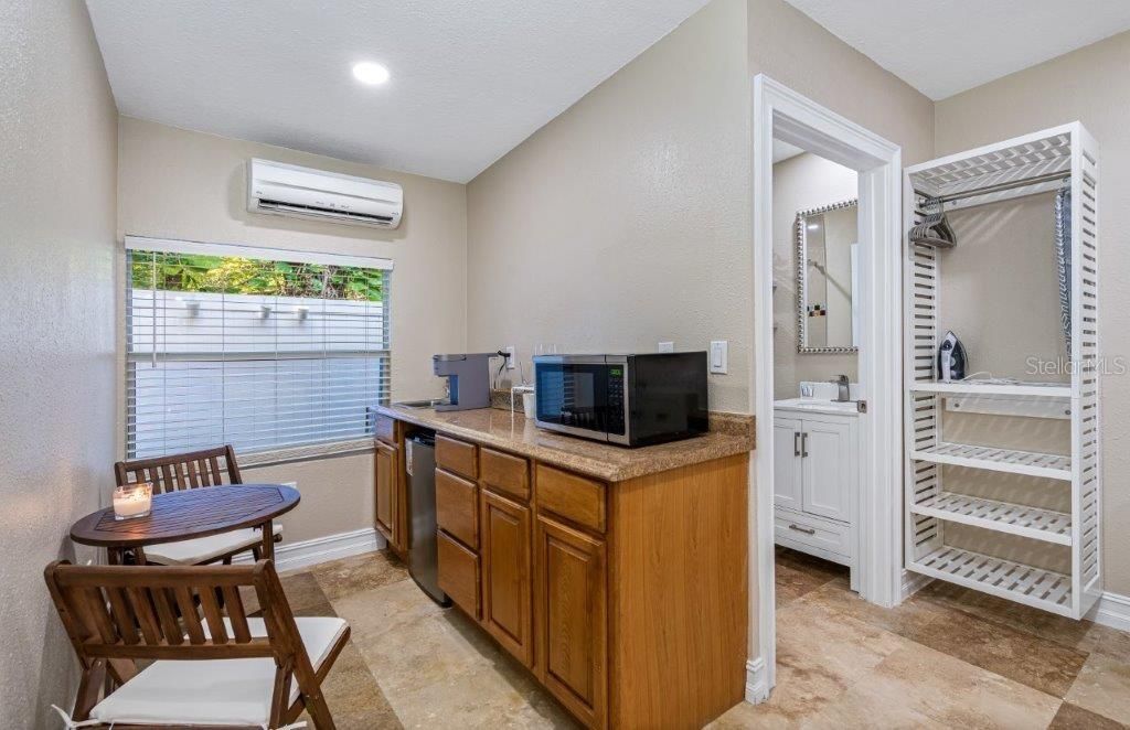 For Sale: $899,000 (7 beds, 0 baths, 2665 Square Feet)