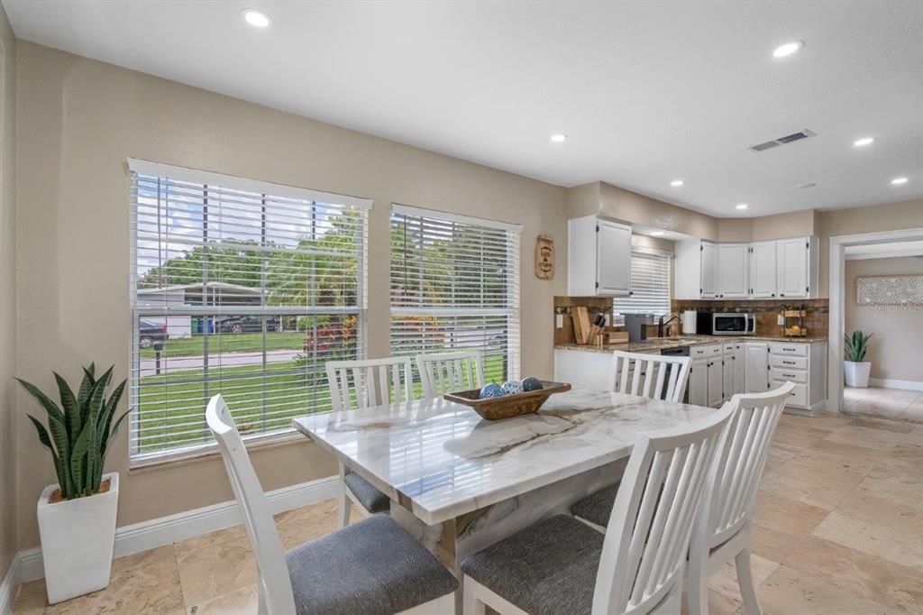 For Sale: $899,000 (7 beds, 0 baths, 2665 Square Feet)
