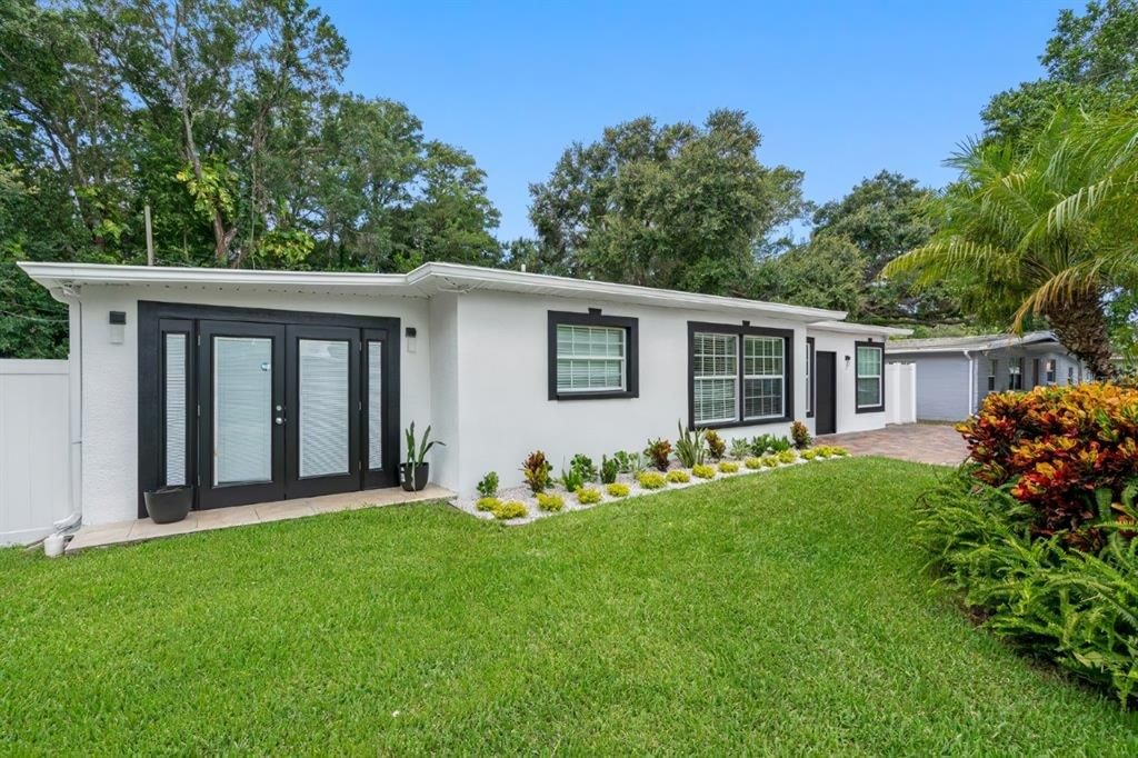 For Sale: $899,000 (7 beds, 0 baths, 2665 Square Feet)