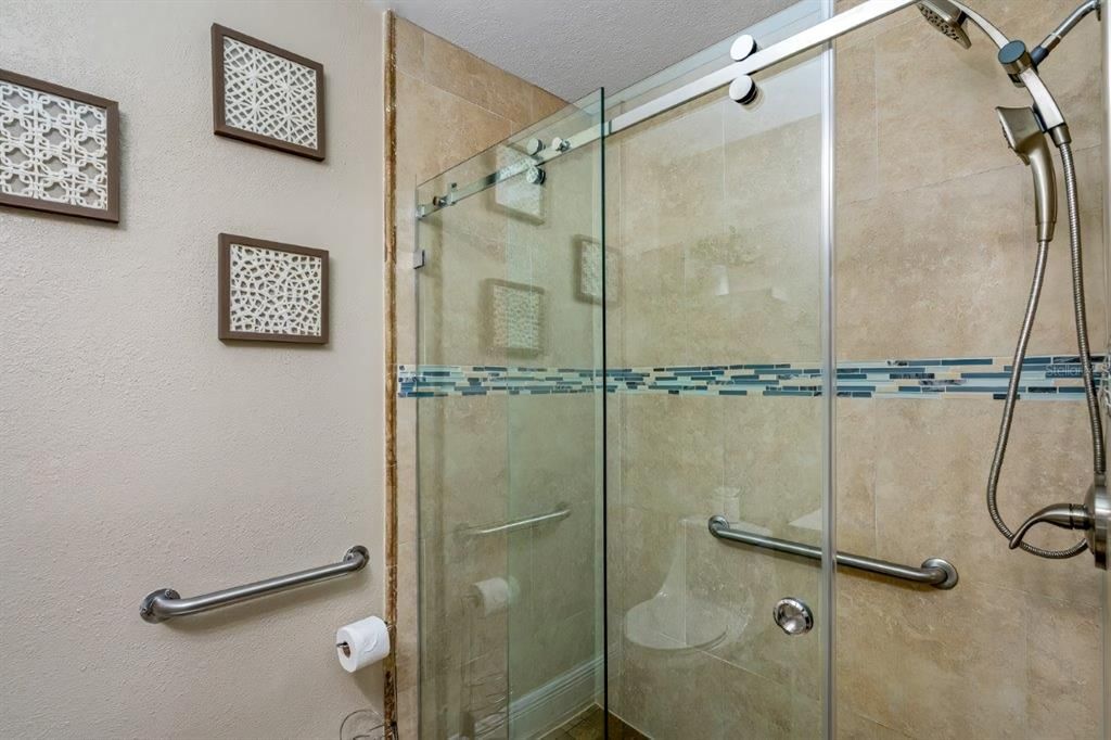 For Sale: $899,000 (7 beds, 0 baths, 2665 Square Feet)