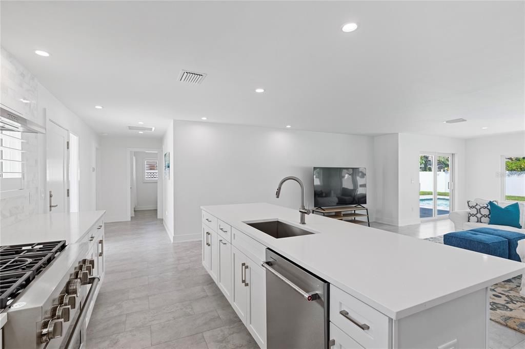 For Rent: $10,000 (2 beds, 2 baths, 1520 Square Feet)