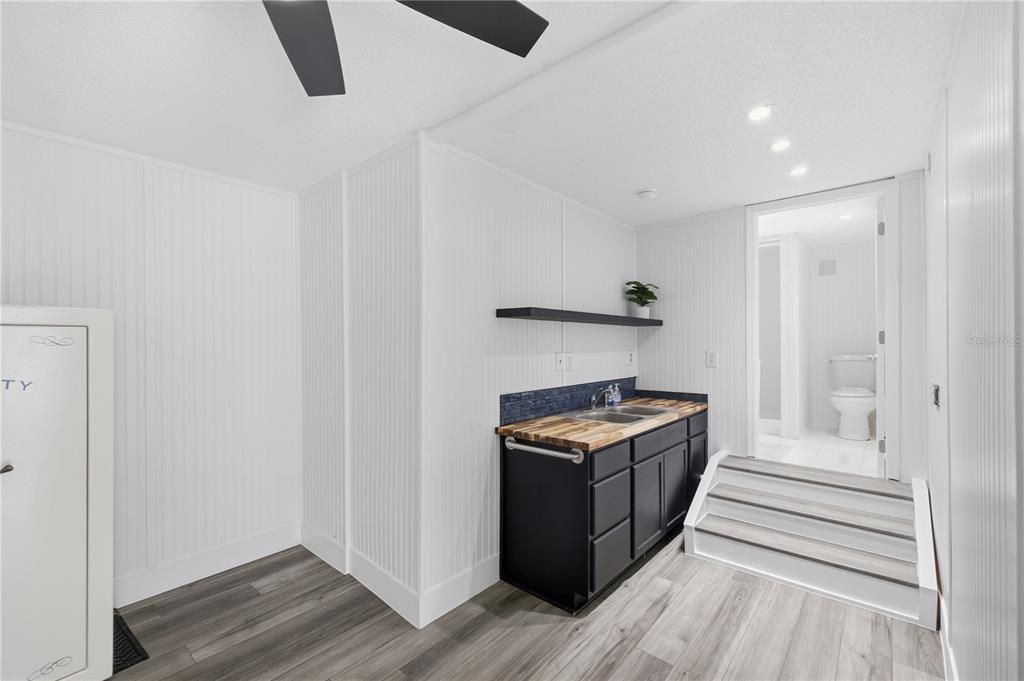 For Rent: $3,700 (3 beds, 3 baths, 1517 Square Feet)
