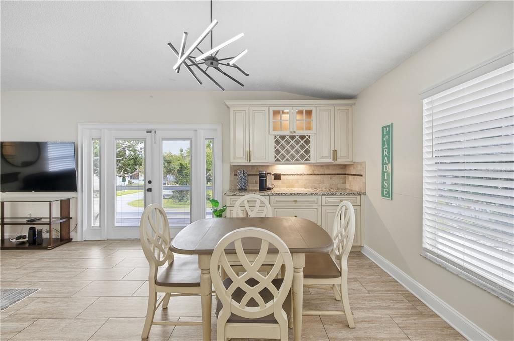 For Rent: $3,700 (3 beds, 3 baths, 1517 Square Feet)