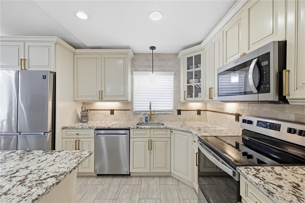 For Rent: $3,700 (3 beds, 3 baths, 1517 Square Feet)