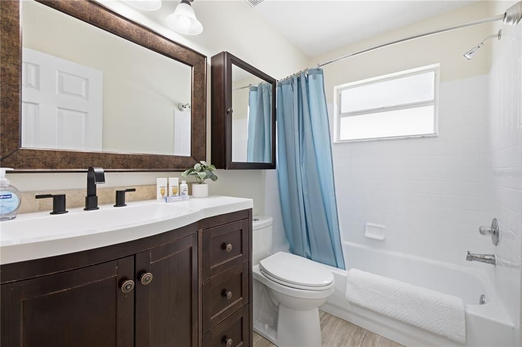 For Rent: $3,700 (3 beds, 3 baths, 1517 Square Feet)