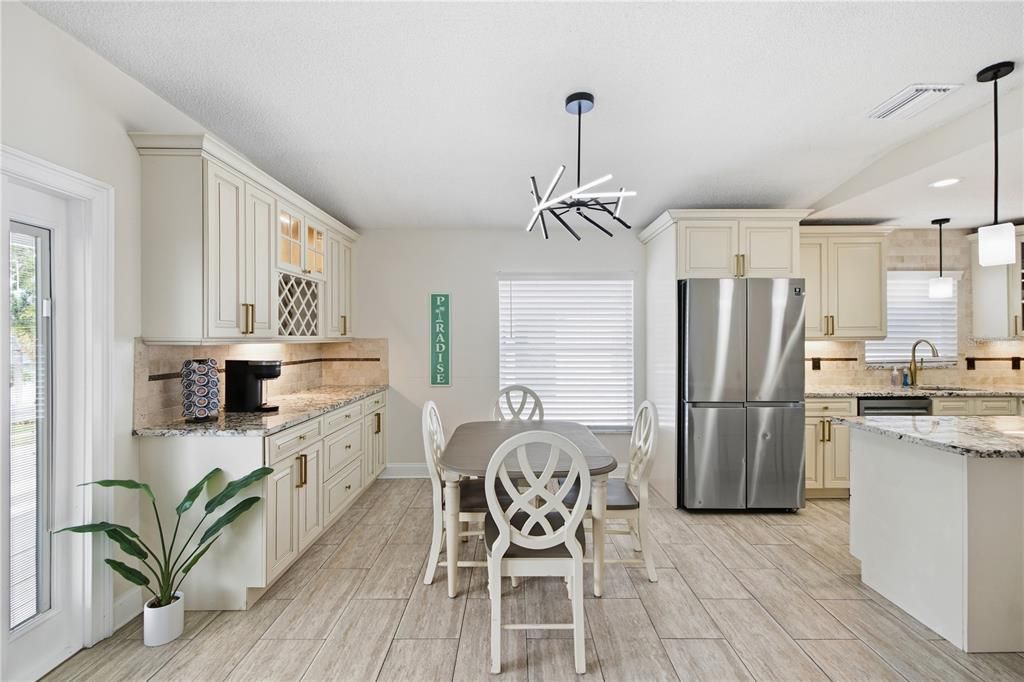 For Rent: $3,700 (3 beds, 3 baths, 1517 Square Feet)