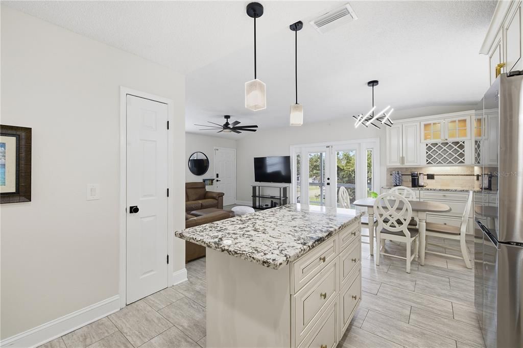 For Rent: $3,700 (3 beds, 3 baths, 1517 Square Feet)