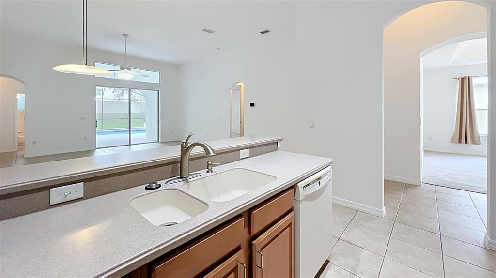 For Sale: $699,000 (5 beds, 4 baths, 3185 Square Feet)