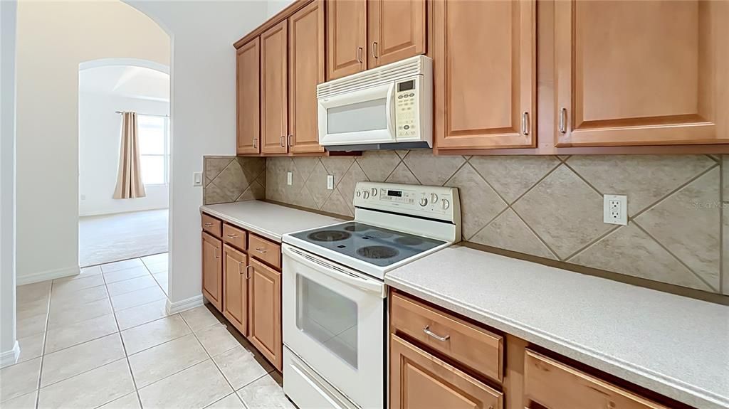 For Sale: $699,000 (5 beds, 4 baths, 3185 Square Feet)