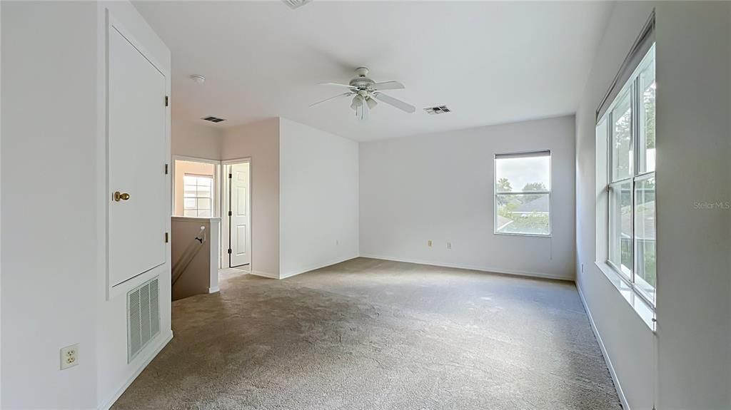 For Sale: $699,000 (5 beds, 4 baths, 3185 Square Feet)