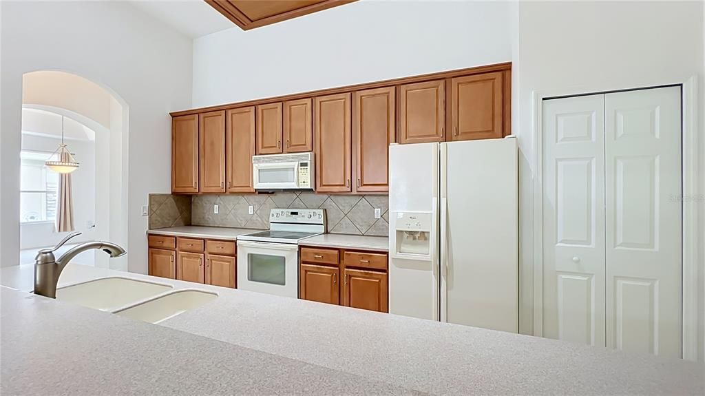 For Sale: $699,000 (5 beds, 4 baths, 3185 Square Feet)