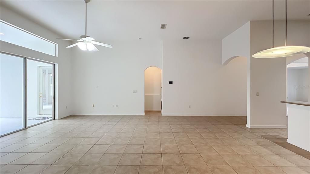 For Sale: $699,000 (5 beds, 4 baths, 3185 Square Feet)
