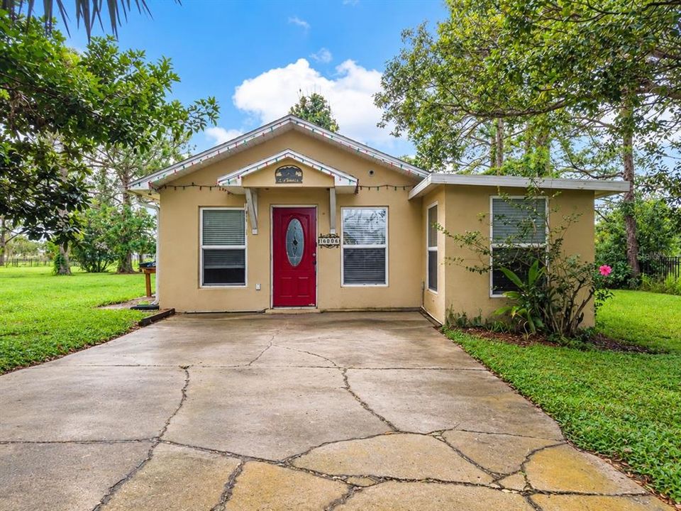 For Rent: $1,995 (2 beds, 1 baths, 800 Square Feet)