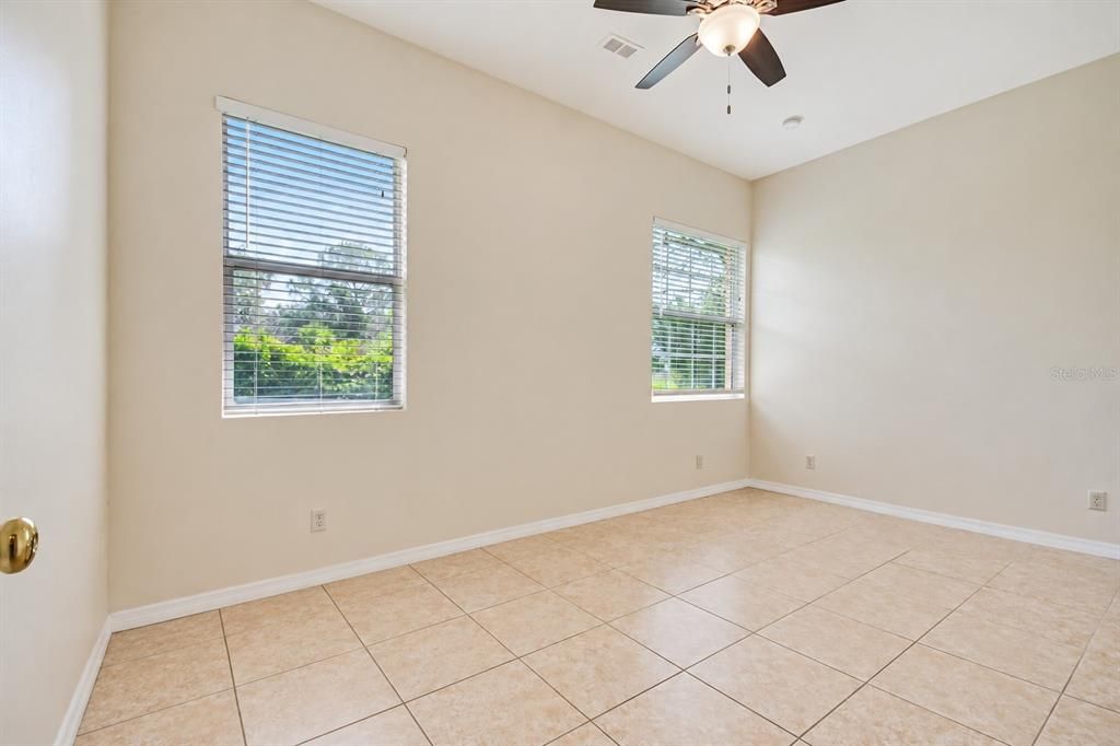 For Rent: $1,995 (2 beds, 1 baths, 800 Square Feet)