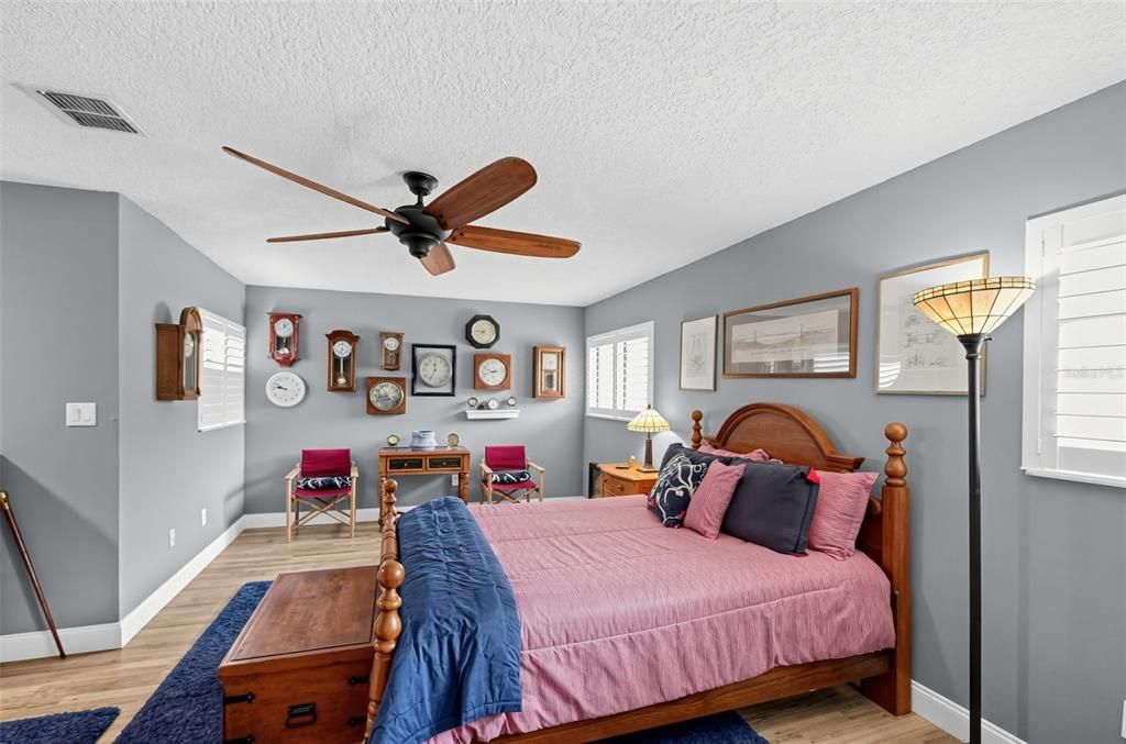 For Sale: $359,500 (3 beds, 2 baths, 1872 Square Feet)