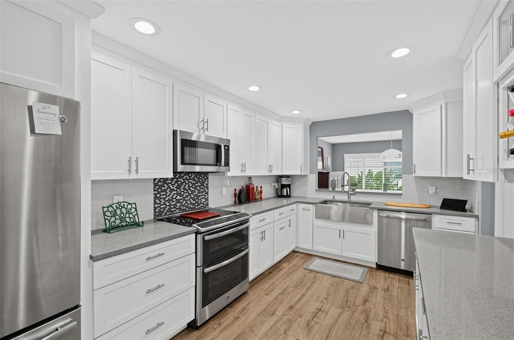 For Sale: $359,500 (3 beds, 2 baths, 1872 Square Feet)