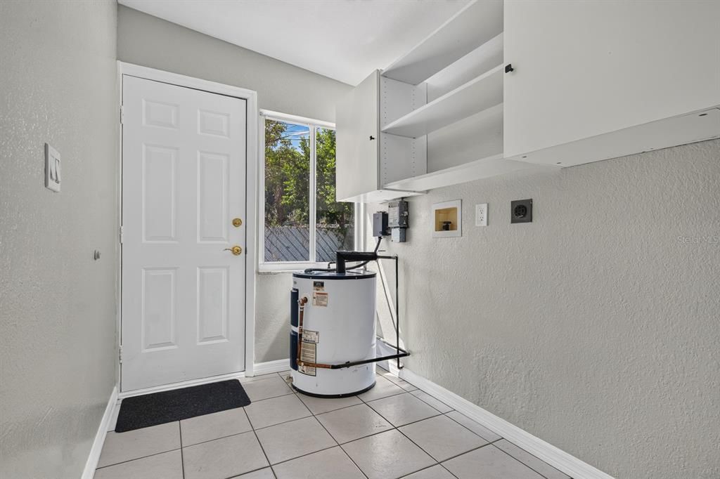For Sale: $369,999 (3 beds, 2 baths, 1280 Square Feet)