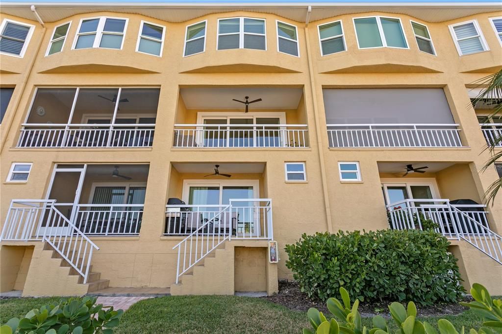 For Sale: $1,350,000 (3 beds, 3 baths, 2215 Square Feet)