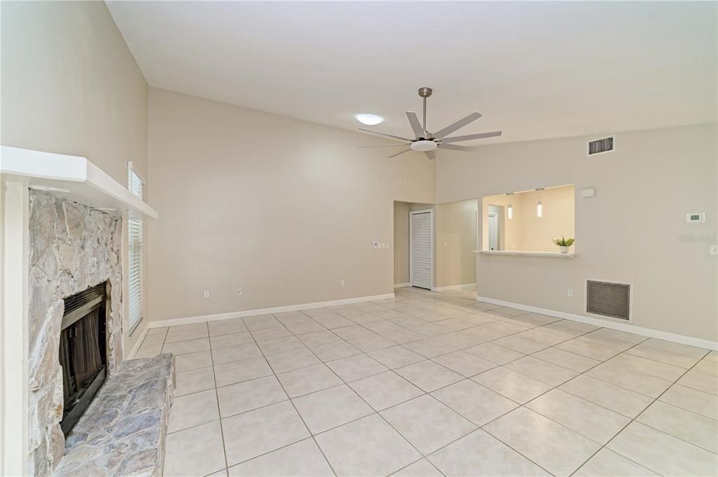 En Venta: $499,900 (3 camas, 2 baños, 1584 Pies cuadrados)