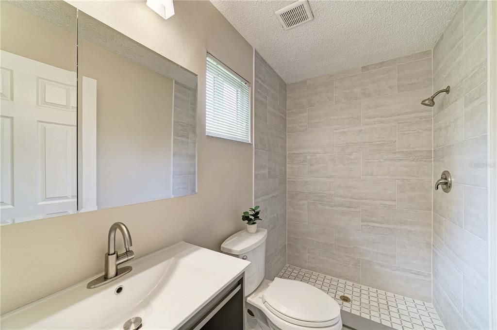 En Venta: $499,900 (3 camas, 2 baños, 1584 Pies cuadrados)