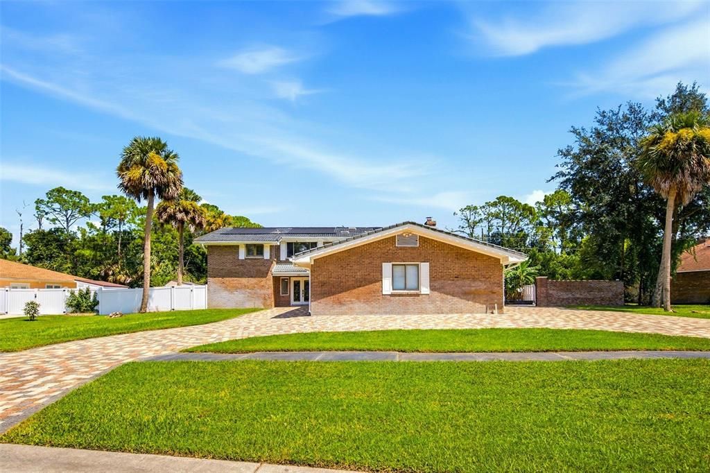 For Sale: $700,000 (5 beds, 4 baths, 3698 Square Feet)