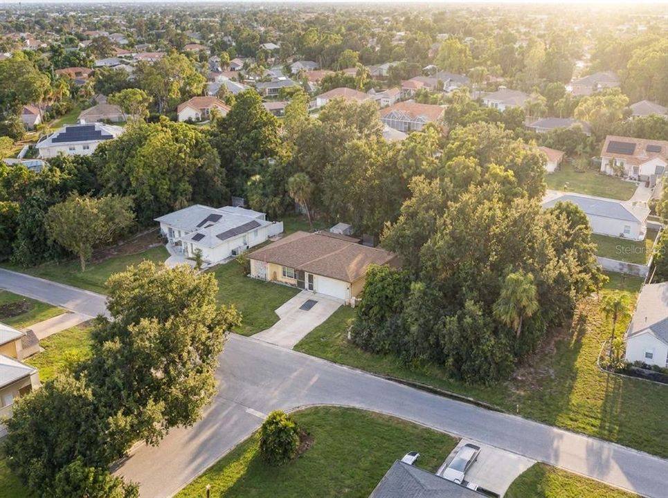 For Sale: $299,900 (3 beds, 2 baths, 1700 Square Feet)