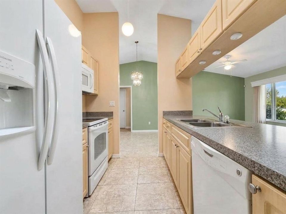 For Sale: $299,900 (3 beds, 2 baths, 1700 Square Feet)