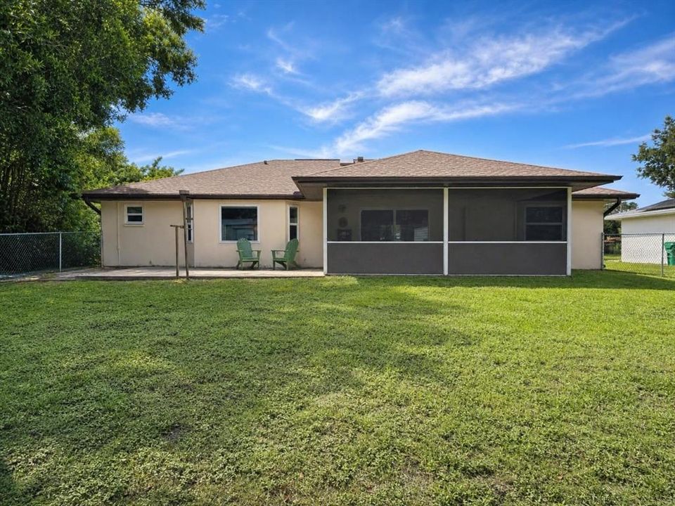 For Sale: $299,900 (3 beds, 2 baths, 1700 Square Feet)